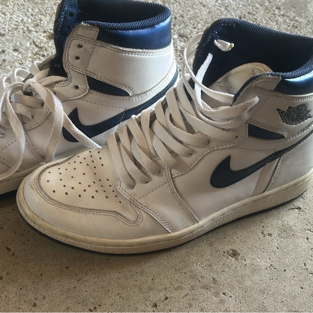 Nike Men's White and Navy High-Top Sneakers